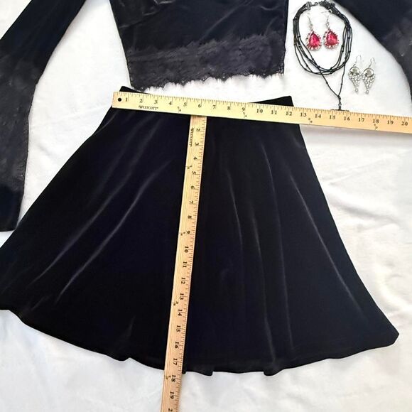Goth velvet bell sleeves crop top mini skirt cross necklace and earrings - Picture 5 of 8